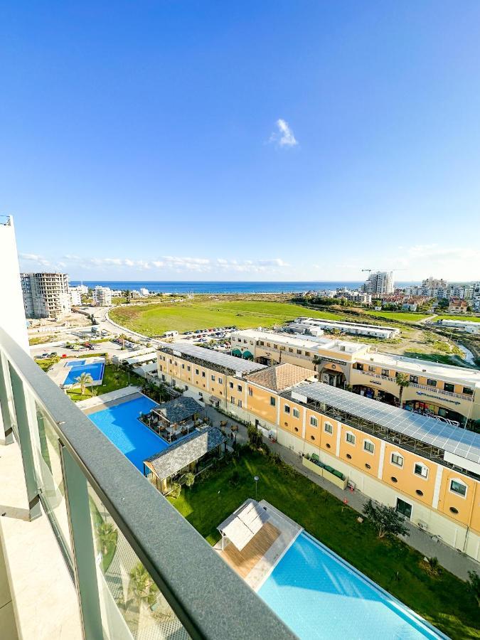 Luxury Sea View Two Bedroom Apartment In Caesar Resort & Spa, Long Beach Perivolia tou Trikomou ภายนอก รูปภาพ